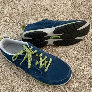 Women’s suede sneaker